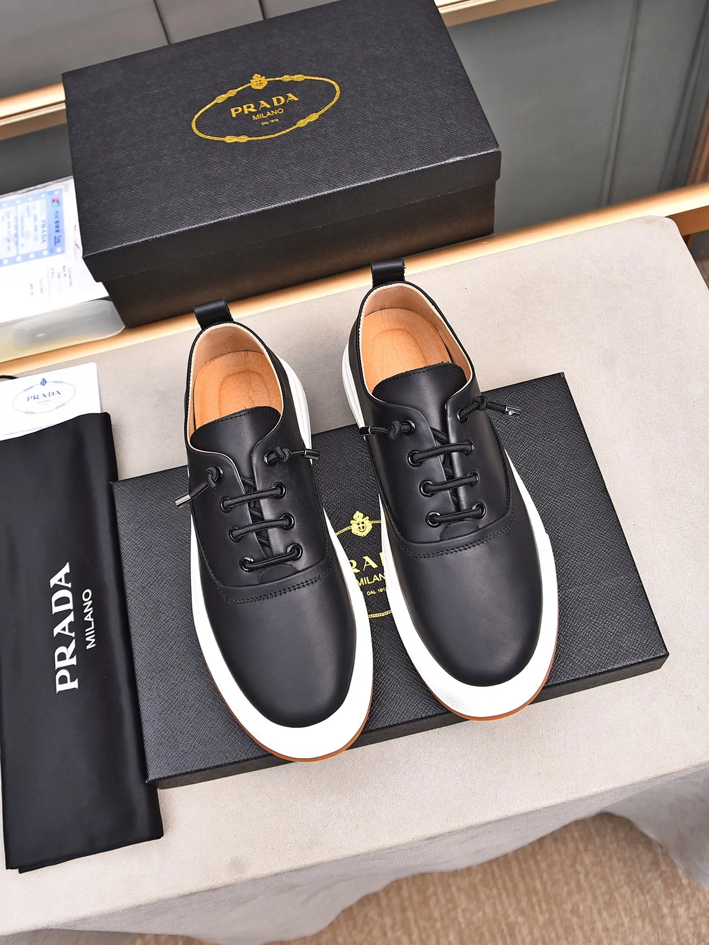 Men's Men's Shoes 💰440 [Top-grade butter leather] 🆕🔥New update🔥👟PRADA (Prada) new products are released, imported soft butter leather, fashionable to allow air to penetrate the entire shoe, Niu B's shoes [strong] bring an extremely comfortable and breathable feeling! Beautiful inside and out! Exquisite workmanship, 😌Code number: 38~44 (45 customized) Three colors to choose from.